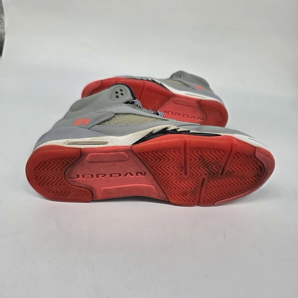 Air Jordan 5 Retro 'Hot Lava' GS Youth 5.5Y Women's 7 Wolf Grey 440892-018 Shoes - Picture 9 of 9